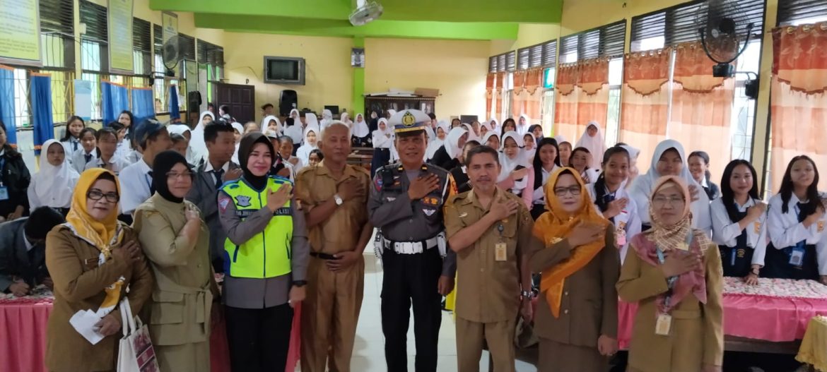 “Police Go To School” Kasat Lantas Polres Sidrap: Untuk Tingkatkan Kesadaran Lalu Lintas Kepada Pelajar