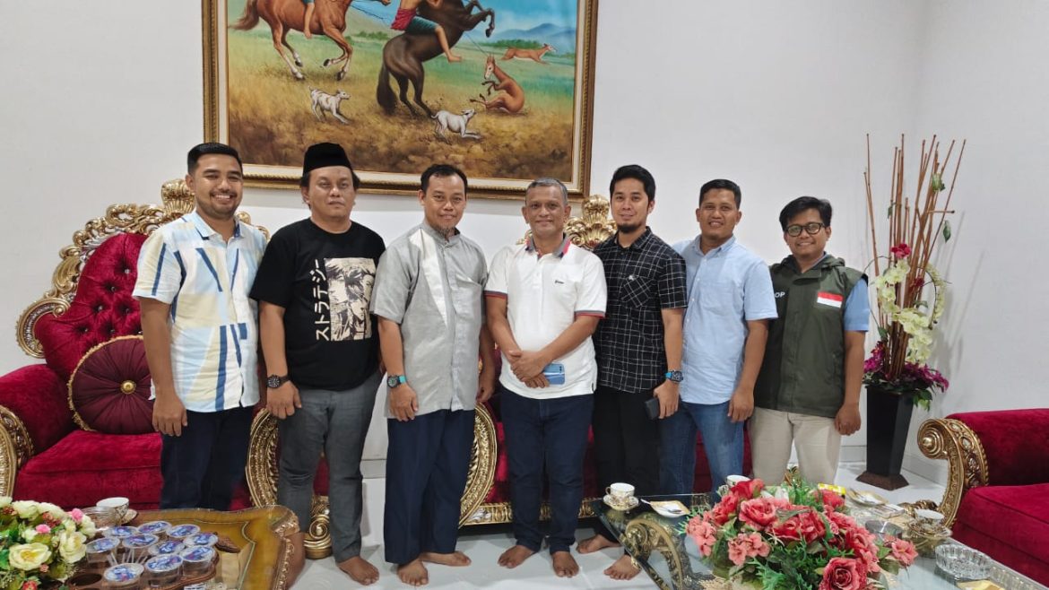 Tim Partai Gelora Kabupaten Wajo Bersilaturahmi dengan Calon Bupati Potensial