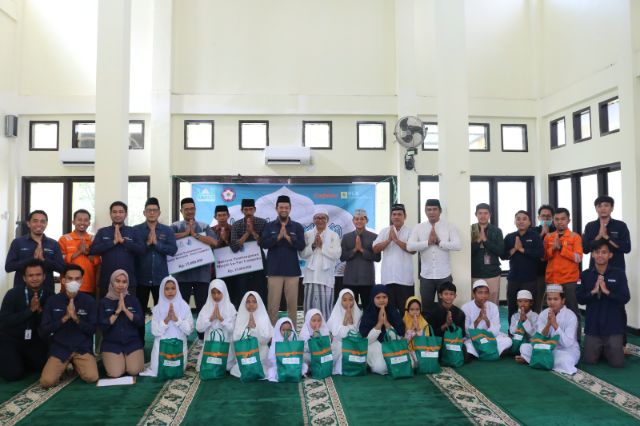 PT PLN Indonesia Power UBP Barru Salurkan Bantuan Bagi Anak Yatim dan Kaum Dhuafa