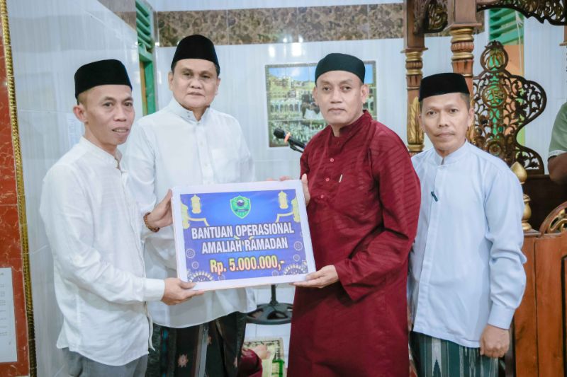 Ketua DPRD Barru Bersama Bupati Barru Safari Ramadhan di Ralla Kecamatan Pujananting