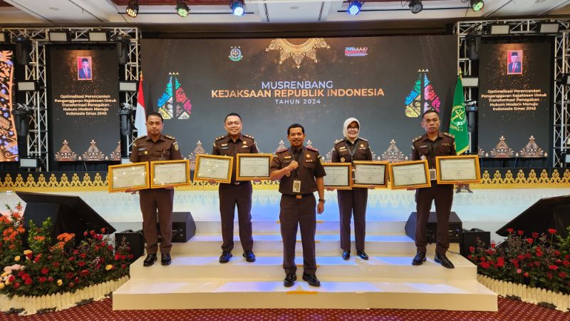 Musrenbang Kejaksaan RI di Bali,  Kejati Sulsel Raih Penghargaan Terbaik I S- Indonesia Kategori Satker Pengelolaan Anggaran Tertinggi