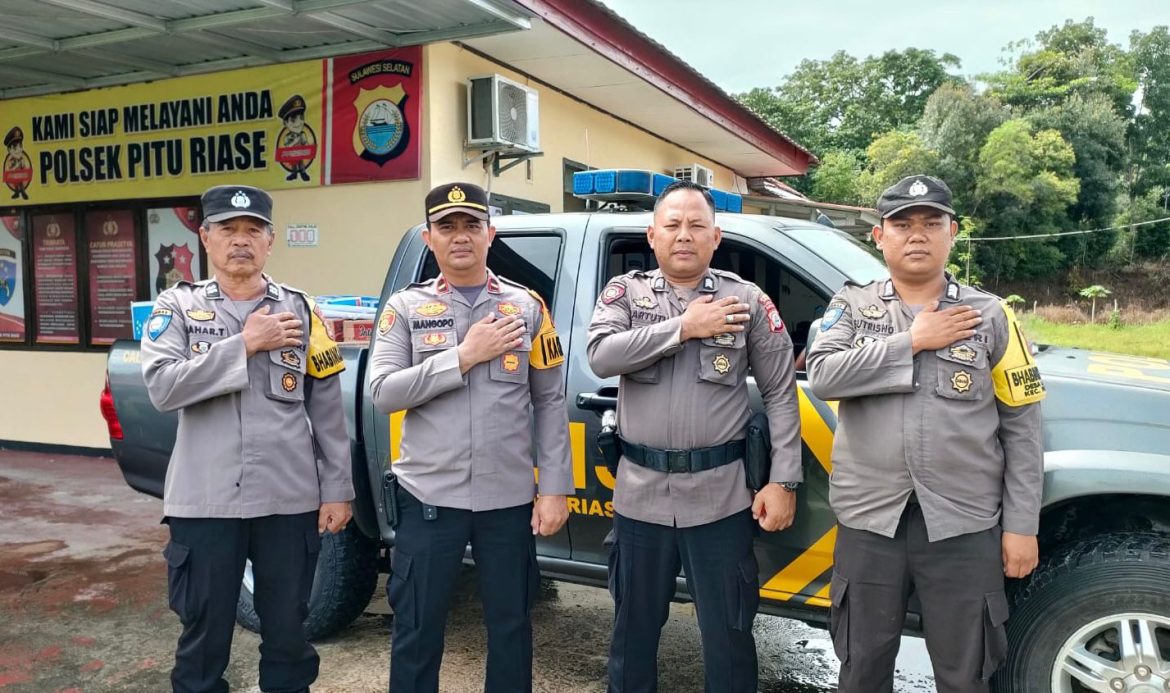 Bhayangkari Peduli: Kapolsek Pitu Riase Terlibat Langsung dalam Penyaluran Bantuan Korban Banjir