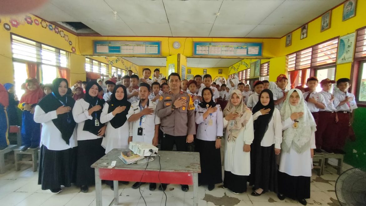 Kapolsek Pitu Riase Berikan Edukasi Antibullying di UPT SDN 4 Batu