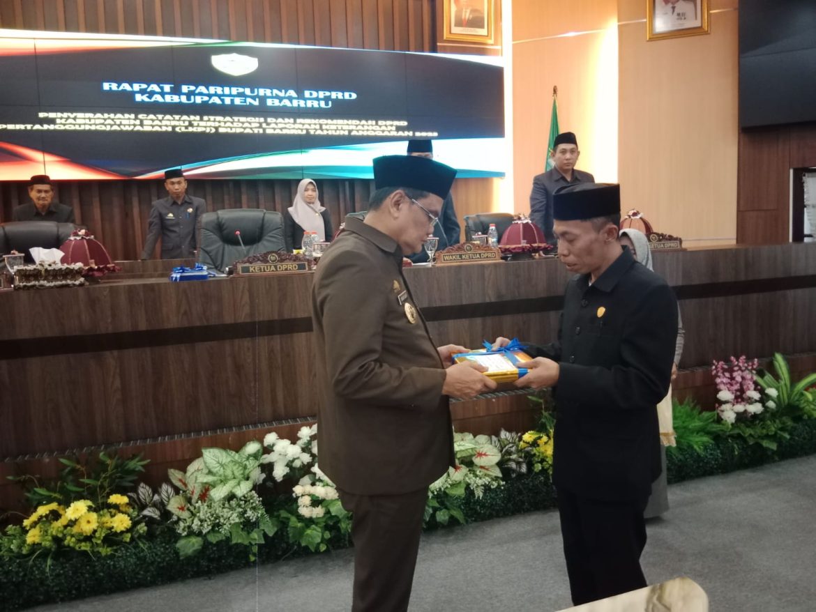 Legislator NasDem Bacakan Rekomendasi DPRD Terkait LKPJ Bupati Barru