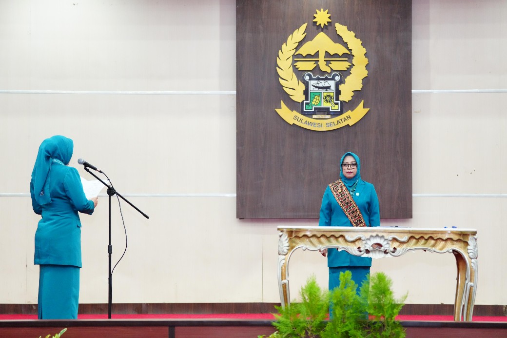 Sofha Marwah Bahtiar Lantik Penjabat Ketua PKK dan Dekranasda Pinrang