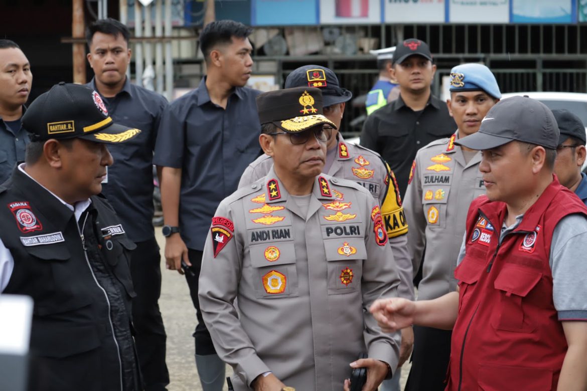 Pj.Gubernur Sulsel Pastikan Distribusi Logistik Bantuan Tepat Sasaran