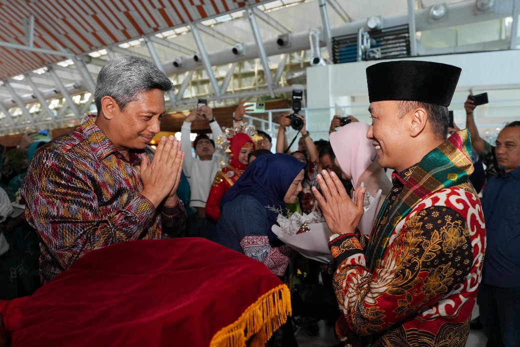 Dijemput Forkopimda, OPD dan Tokoh Masyarakat, Pj Gubernur Sulsel: Terima Kasih Sambutan Hangatnya