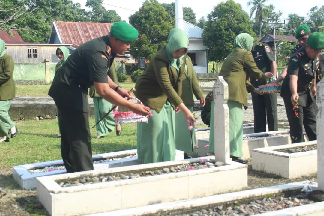 Warnai Milad Ke-76 Kodam XIV Hasanuddin, Kodim Enrekang Gelar Ziarah Rombongan Di TMP Massenrempulu