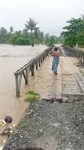 Banjir Bah di Sidrap Isolir Sejumlah Desa di Pitu Riase