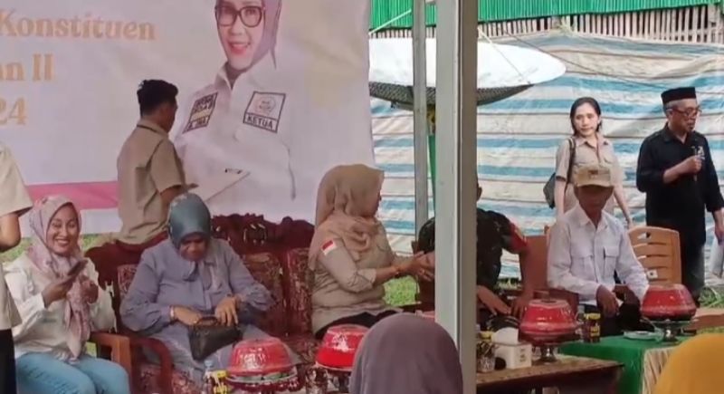 Temui Konstituennya, Andi Ina Kartika Disambut Antusias Warga Madello