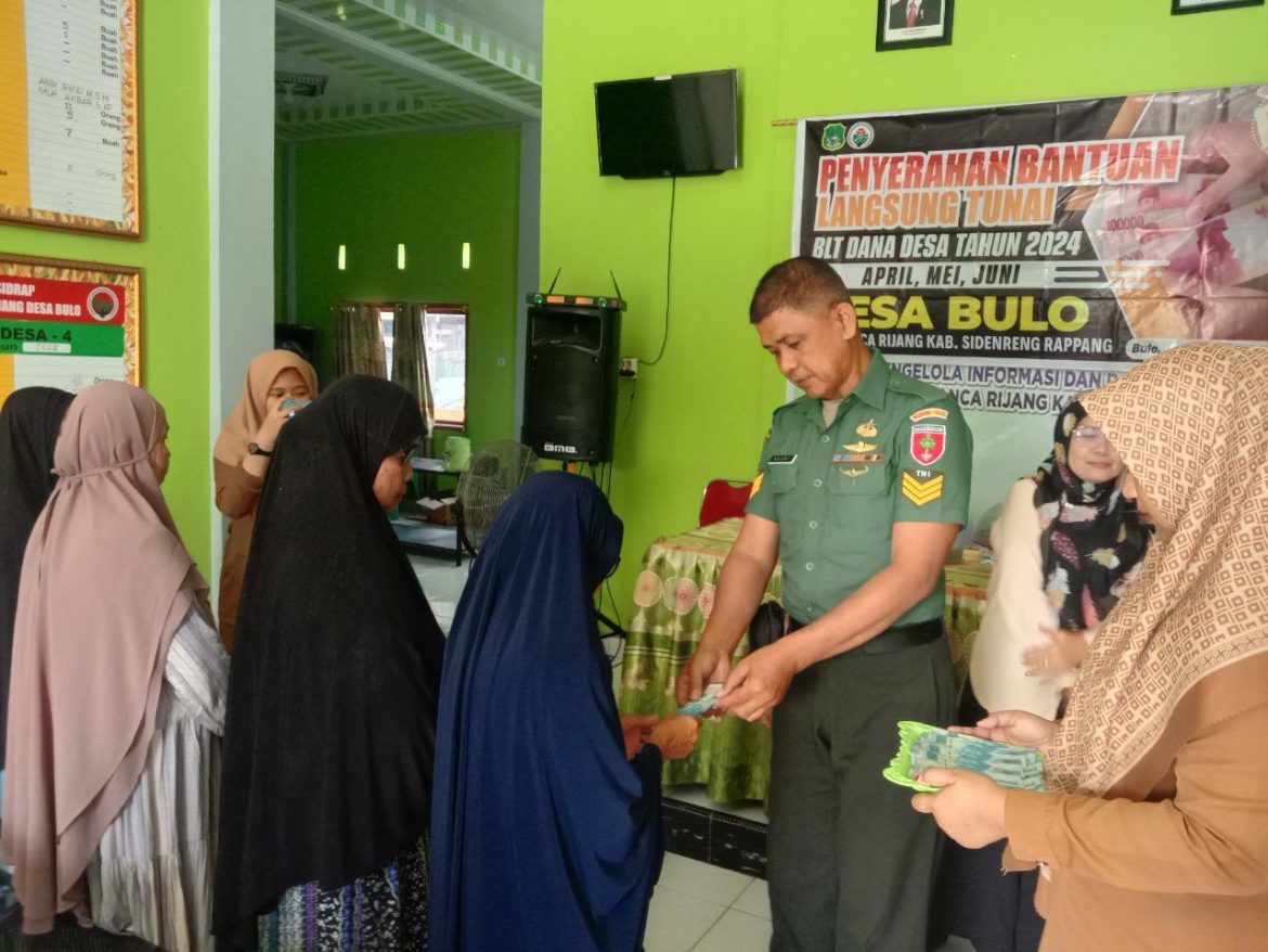 Babinsa Koramil 1420-06/Panca Rijang Melakukan Pendampingan Penyaluran Dana BLT