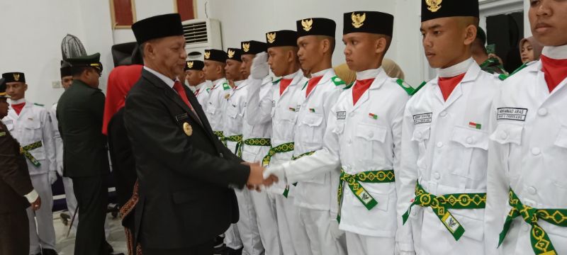 Pj.Bupati Enrekang Resmi Kukuhkan Pasukan Pengibar Bendera Kabupaten Enrekang