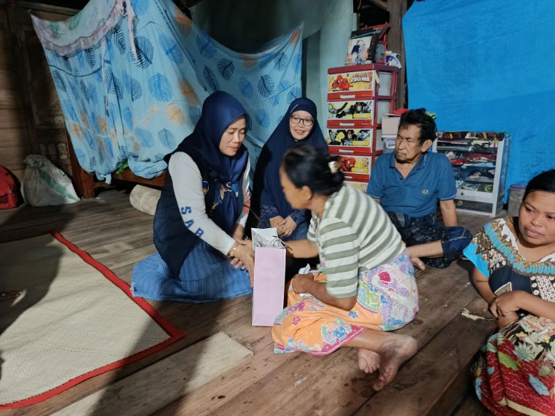 Peduli Warga Tertimpa Musibah, Nurkanaah Kunjungi Korban Kebakaran di Galung Asera’e