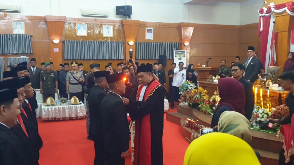 Amanah, 35 Anggota DPRD Sidrap Resmi Berkantor Usai Disumpah oleh Ketua Pengadilan Negeri