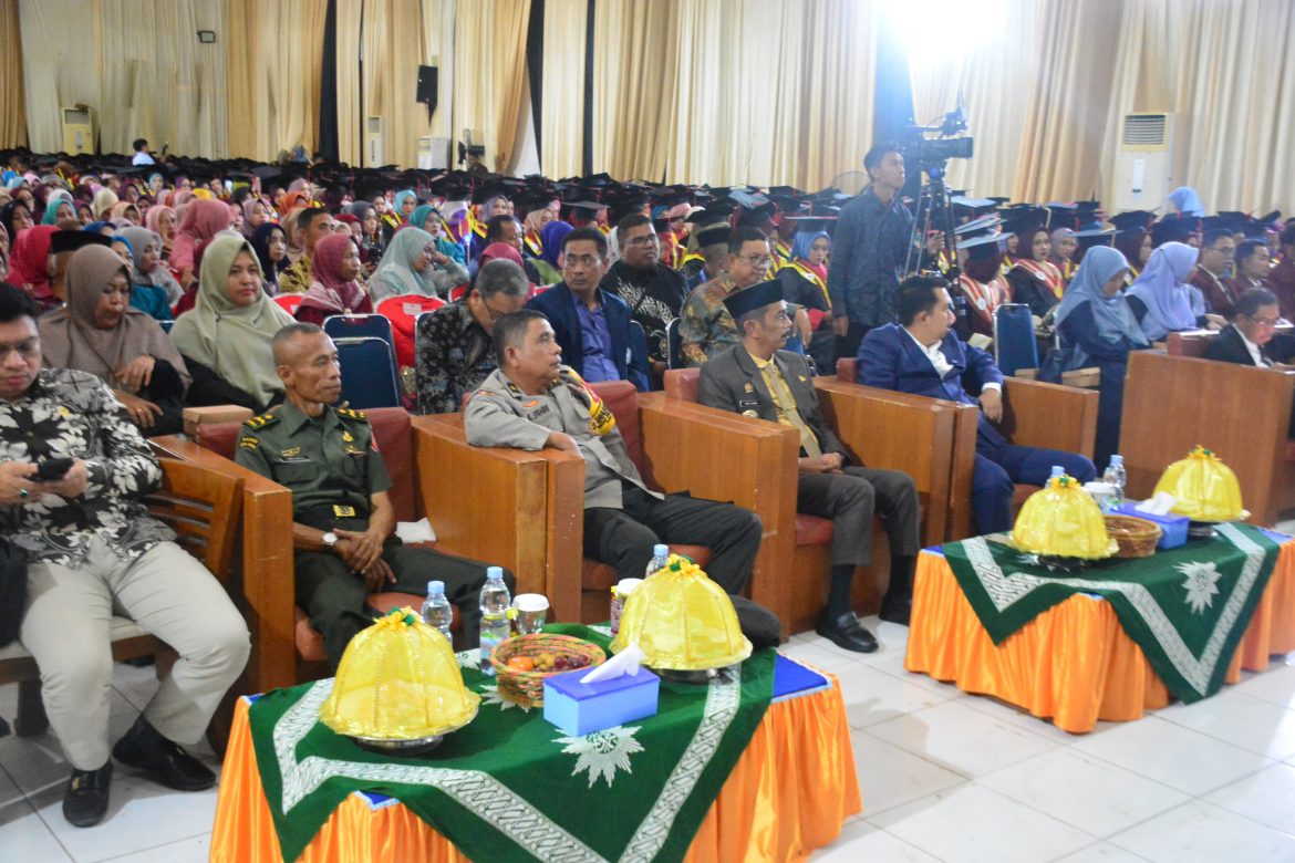 Pj Bupati Saksikan Wisuda 521 Mahasiswa UMSi