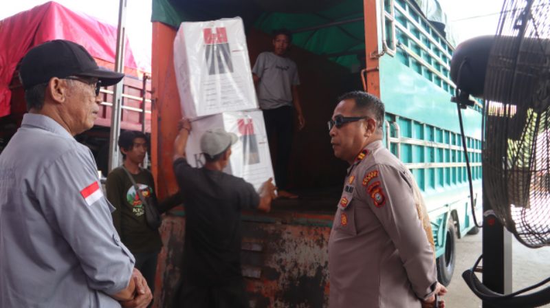 Polres Barru Kerahkan 90 Personel Kawal Distribusi Logistik KPU Barru