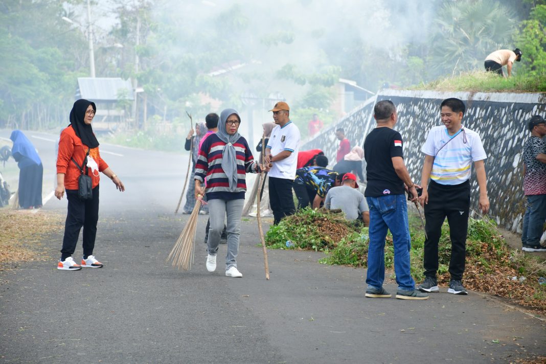 Kerja Bakti Bersama di Kantor Bupati Sinjai, Upaya Wujudkan Kota Bersih dan Nyaman