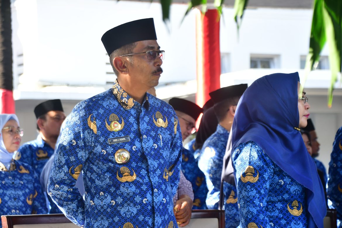 HUT KORPRI ke-53: Pj Bupati Sinjai Hadiri Upacara di Rumah Jabatan Gubernur Sulsel