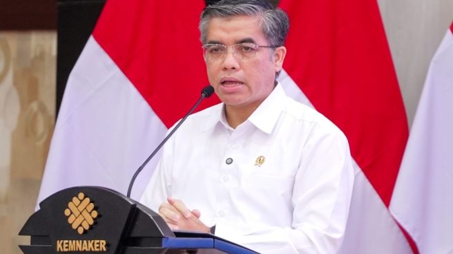 Menaker Yassierli membuka pembinaan Ahli K3 Umum gratis di Kemnaker.