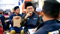Gerakan tangan instruktur dalam pelatihan Al-Qur'an Isyarat BPKH di Bandung.