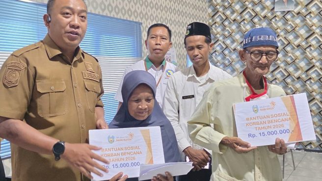 Bupati Situbondo Mas Rio salurkan bantuan bagi korban bencana