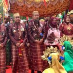 Gubernur Sulsel Andi Sudirman Sulaiman bersama Bupati Wajo Andi Rosman dan Wakil Bupati dr Baso Rahmanuddin dalam prosesi adat Hari Jadi Wajo ke-627.