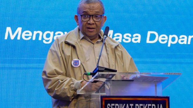 Wakil Menteri Ketenagakerjaan Afriansyah Noor memberikan sambutan dalam Rakernas Serikat Pekerja Sucofindo di Jakarta.