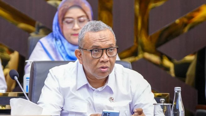 Wakil Menteri Ketenagakerjaan Afriansyah Noor memberikan keterangan terkait pengesahan UU PPRT di DPR RI.