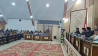 Suasana Rapat Dengar Pendapat Umum (RDPU) di DPRD Wajo yang menghasilkan keputusan penolakan retail modern di Belawa.
