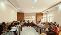 Ketua Komisi IV DPRD Wajo AD Mayang memimpin rapat mediasi antara serikat buruh KSBSI dan jajaran direksi perusahaan energi.