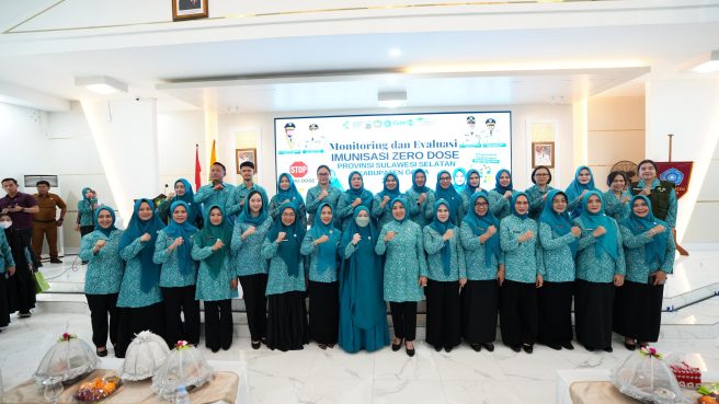 Ketua TP PKK Wajo Fatmawati Amin bersama jajaran pengurus PKK se-Sulawesi Selatan dalam Monev Imunisasi Zero Dose di Gowa.