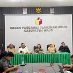 Ketua Komisi I DPRD Wajo Amshar A. Timbang saat menghadiri rapat koordinasi penguatan kelembagaan di Kantor Bawaslu Wajo.