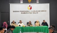 Ketua Komisi I DPRD Wajo Amshar A. Timbang saat menghadiri rapat koordinasi penguatan kelembagaan di Kantor Bawaslu Wajo.